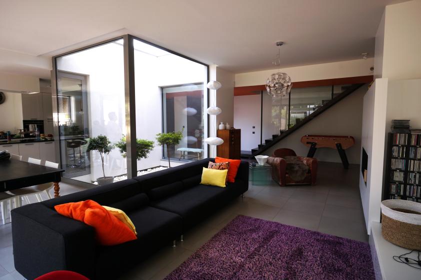MAISON BIOCLIMATIQUE A PATIO