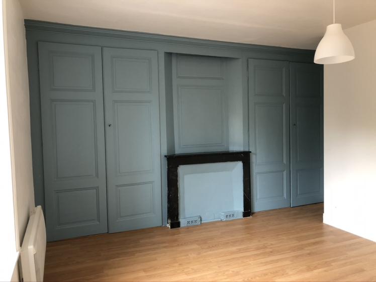 Mise en valeur des boiseries et des cheminées décorative par la couleur