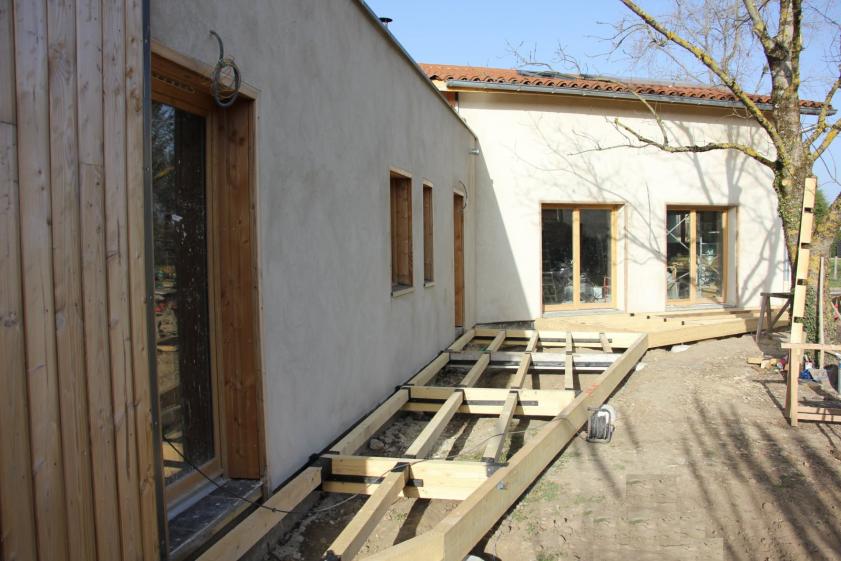 construction bio-climatique dans un verger