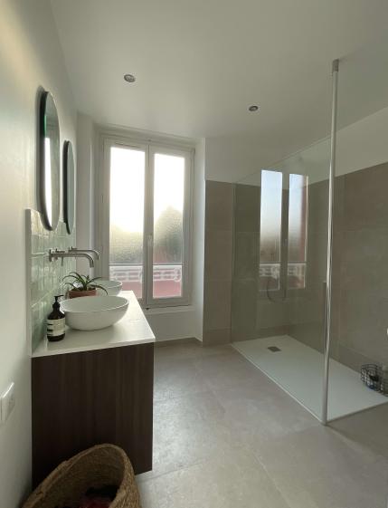 r01_salle_de_bain_2_compressed_page-0001.jpg