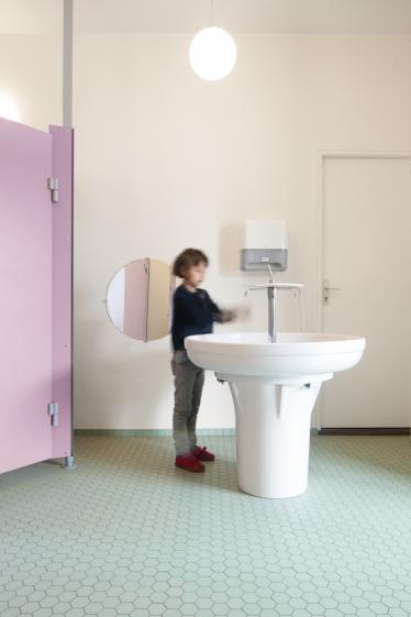 sanitaires-ecole-primaire-_peyrat-le-chateau-3.jpg