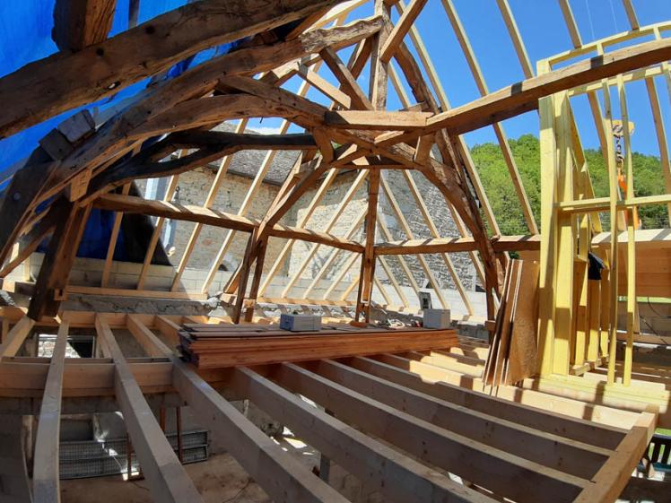Charpente du presbytère de Magnieu, en cours de rénovation