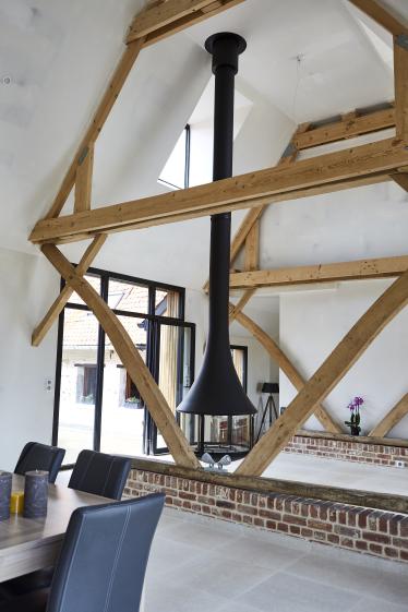 nicolas_delannoy_architecte_renovation_ferme_avelin_-_charpente_ppale.jpg