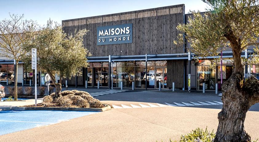RETAIL PARK