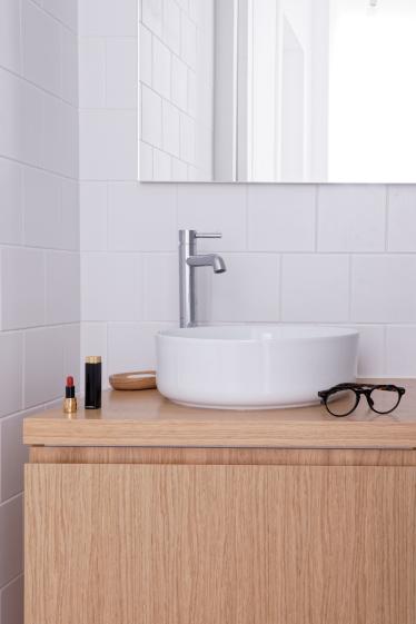 05-appartement-paris11-salle-de-bain-bois-blanc.jpg