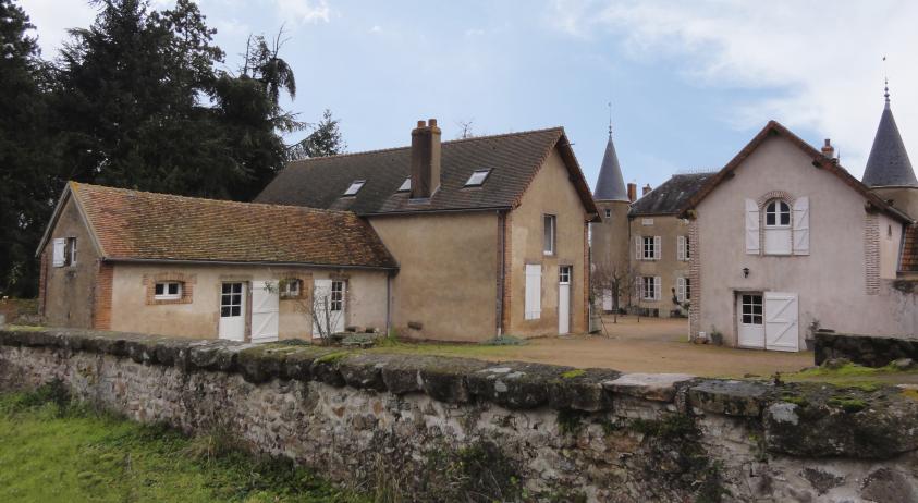 Vue depuis le sud ouest sur les deux communs