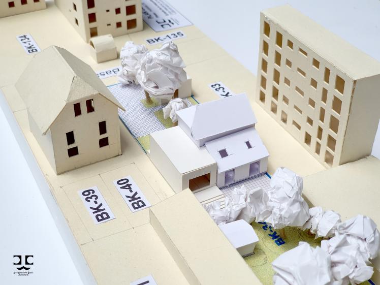 Insertion d'une proposition dans le contexte environnant
