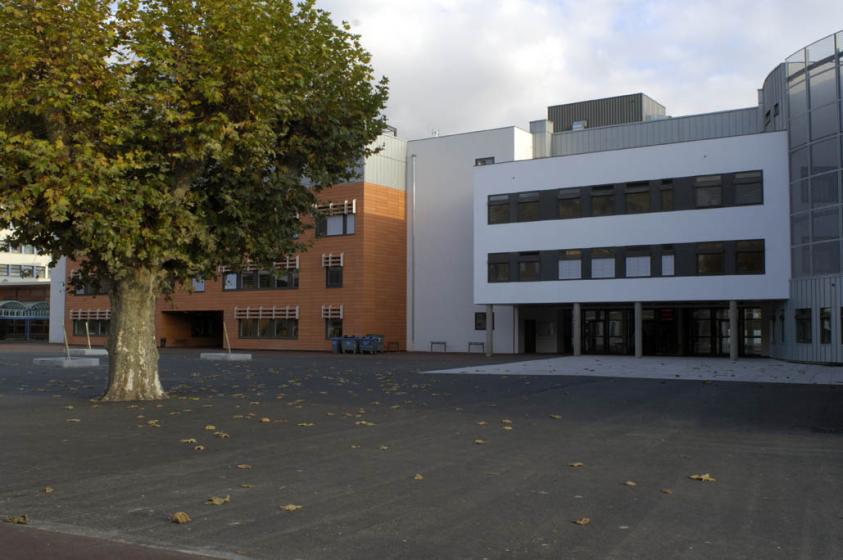 lyceejeanmoulin005t.jpg