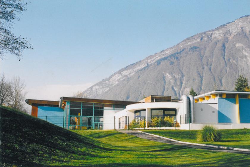 ugine_piscine.jpg