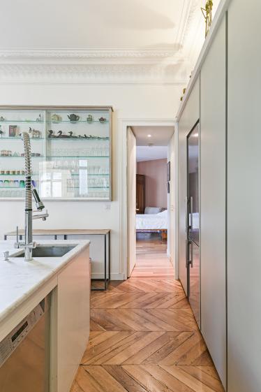 De la cuisine vers la chambre 