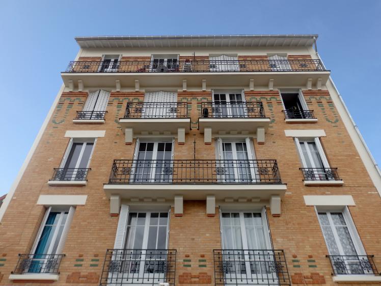 façade arrière et cage d'escalier
