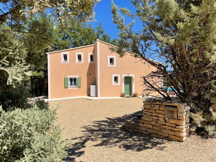 maison_rose_facade_entree_2.jpg