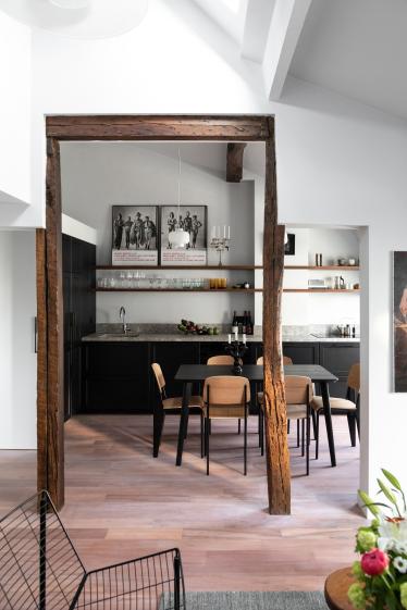 La cuisine vue du séjour