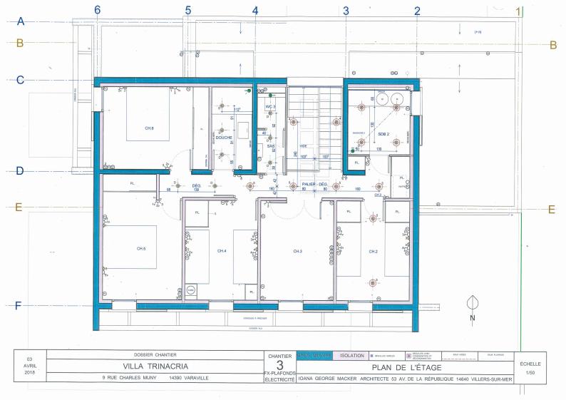 Plan de l'étage avec deux chambres pour couples de parents, deux chambres d'enfa
