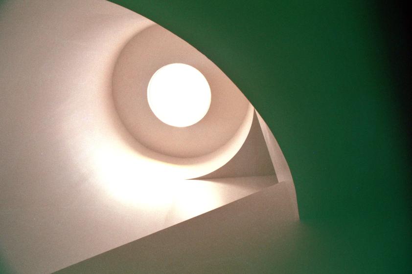 Eclairage naturel de l'escalier du foyer permanent.