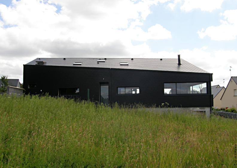 maison-bois-bardage-ardoises-ouate-de-cellulose-contemporaine-carole-groulet-arc