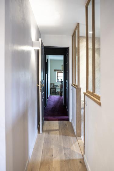 Connexion entre la suite parentale et le reste de la maison