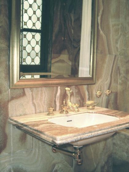 DECO 2001