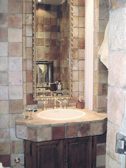 DECO 2001