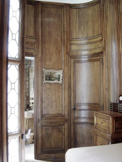 DECO 2001