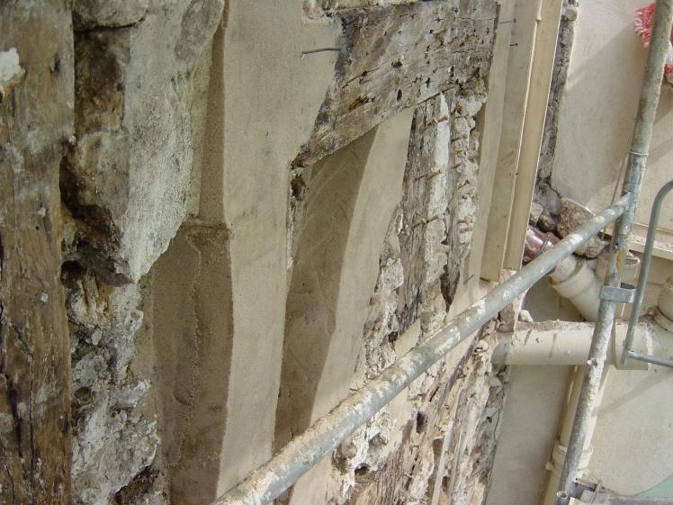 RESTAURATION LOURDE DES FACADES COUR