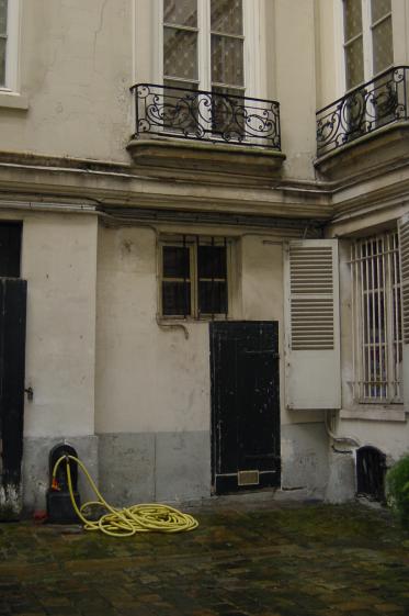 RESTAURATION LOURDE DES FACADES COUR