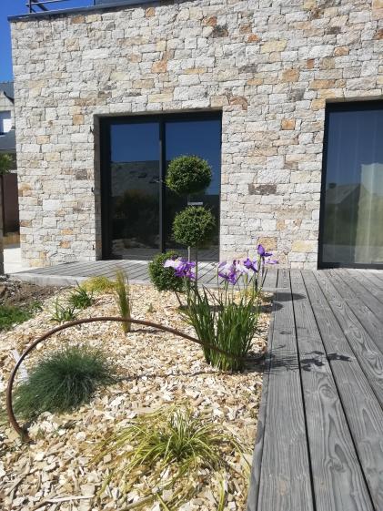 La facade et la terrasse