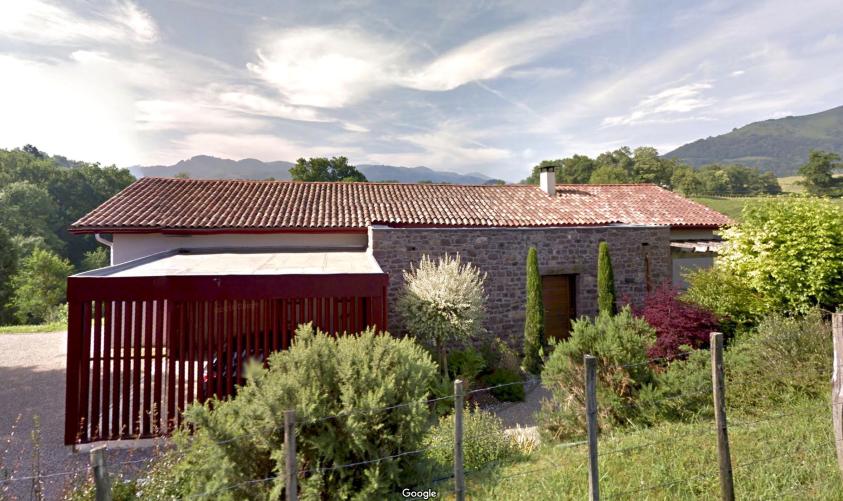 maison bioclimatique à Lasse (64) vue de la route Gorritchoenea