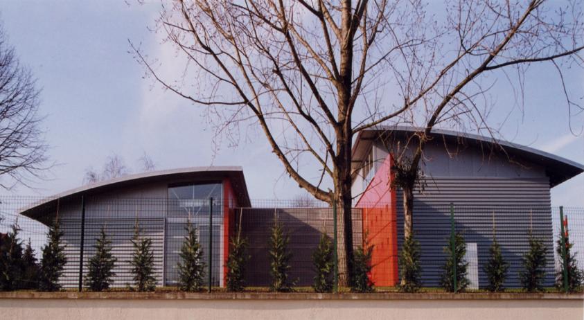 Une volumétrie exprimant la fonctionnalité - Bureaux, ateliers, garages