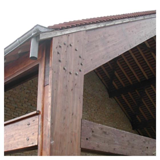 encastrement bois, détail architectural