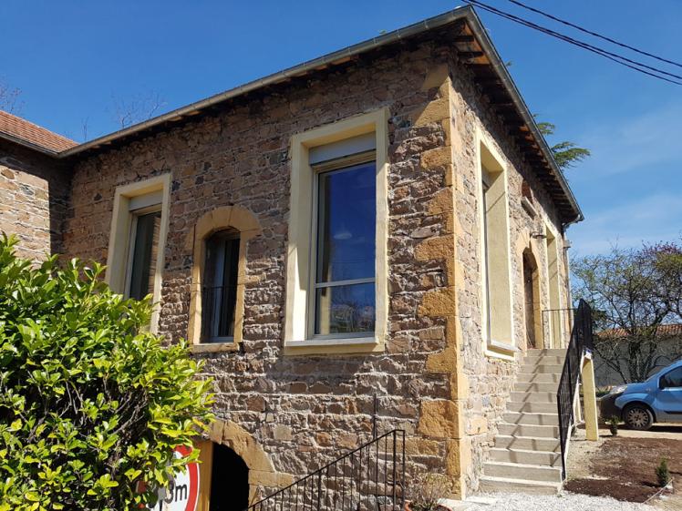 Rénovation d'une grange en Maison Passive - Façade pierres et grande ouvertures