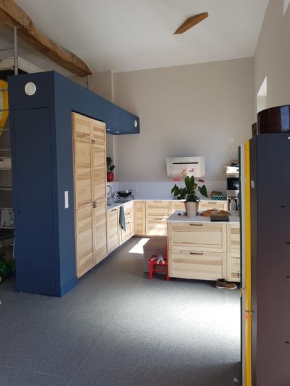 Rénovation d'une grange en Maison Passive - Cuisine ouverte et lumineuse