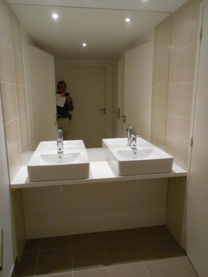 Salle basse - Toilettes 01