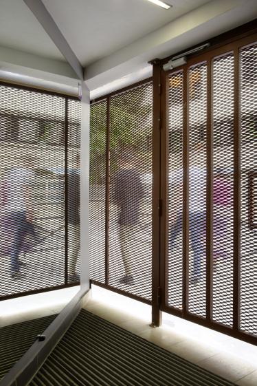 Entrée sur rue - vue intérieure