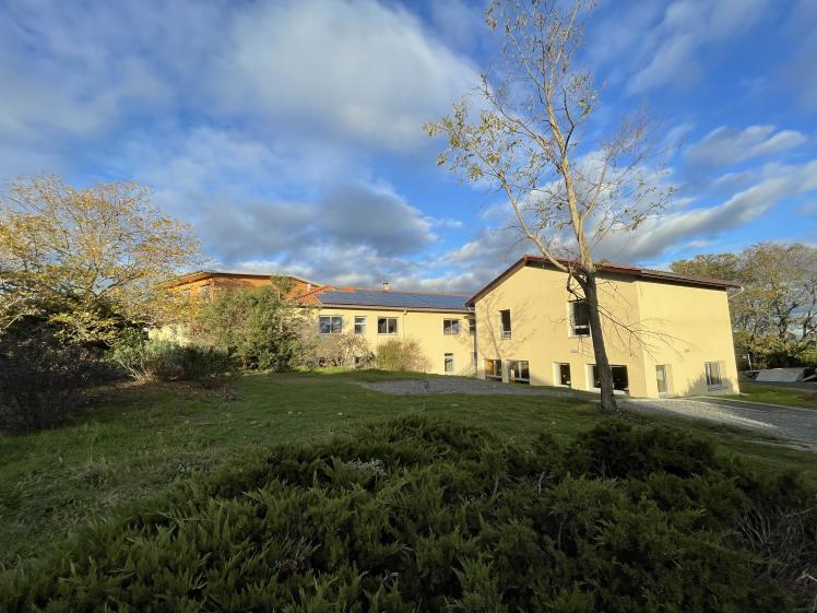 extension internat et salle de cours