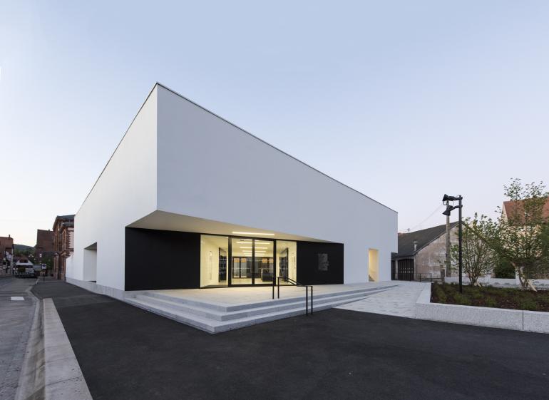 01_gymwi_entree_principale_c_rhb_architectes_libredroits.jpg