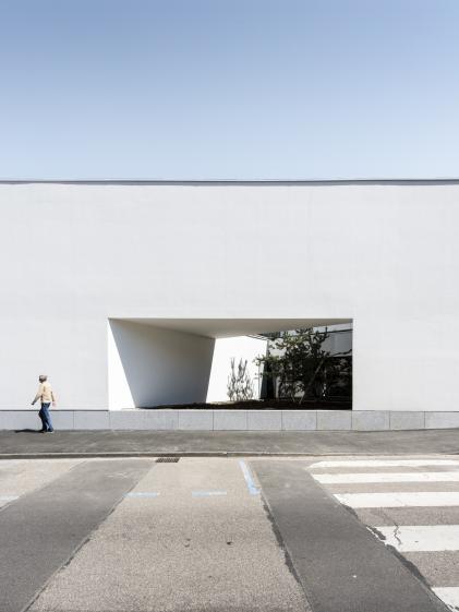 03_gymwi_patio_c_rhb_architectes_libredroits.jpg