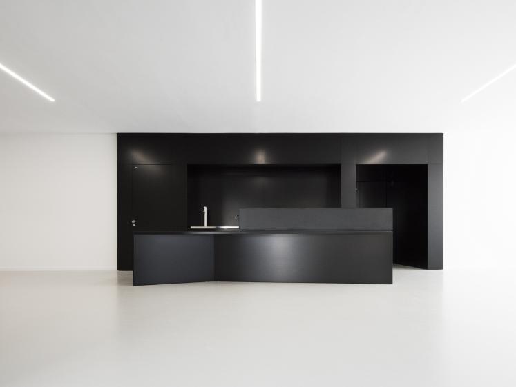 06_gymwi_meuble_bar_c_rhb_architectes_libredroits.jpg