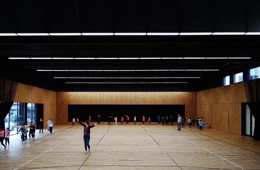 11_gymwi_salle_multi_activites_c_rhb_architectes_libredroits.jpg