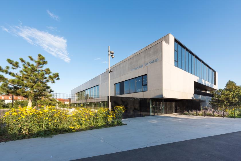 07_angle_parvis_c_rhb_architectes.jpg