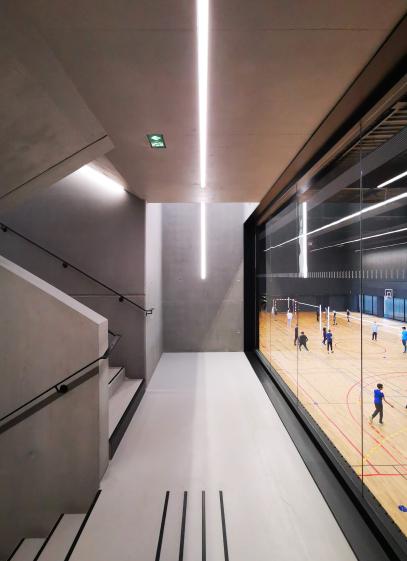 14_vue_escalier_principal_c_rhb_architectes.jpg