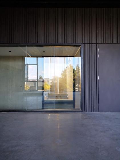 17_vue_depuis_salle_de_tir_c_rhb_architectes.jpg