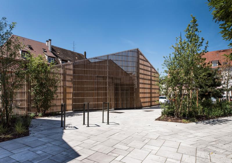 190710_place_de_la_dime_bardage_bois_retouchee.jpg