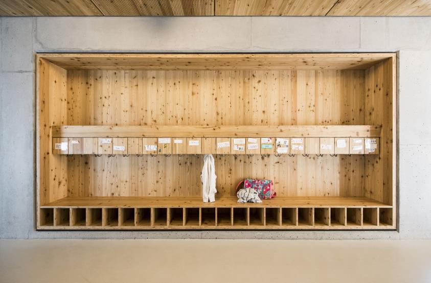 12_emgbn_niche_circulation_c_rhb_architectes_libredroits.jpg