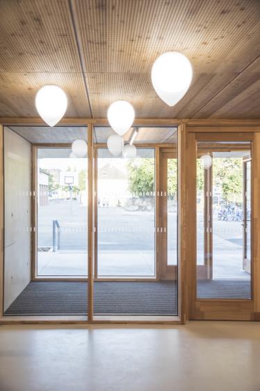 13_emgbm_hall_periscolaire_c_rhb_architectes_libredroits.jpg