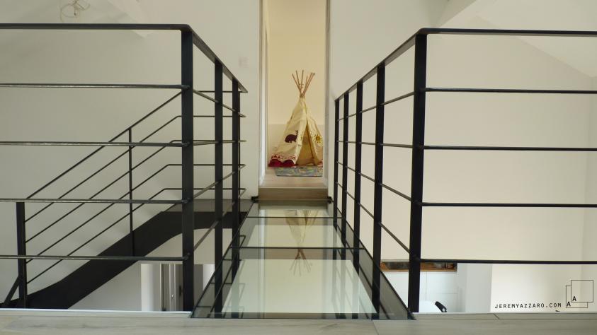 passerelle-verre-chambre-enfants-renovation-marseille-azzaro-architecte.jpg