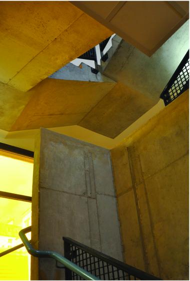 Vue escalier intérieur © Rouge Basilic