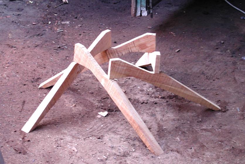 Principe du piétement du fauteuil M