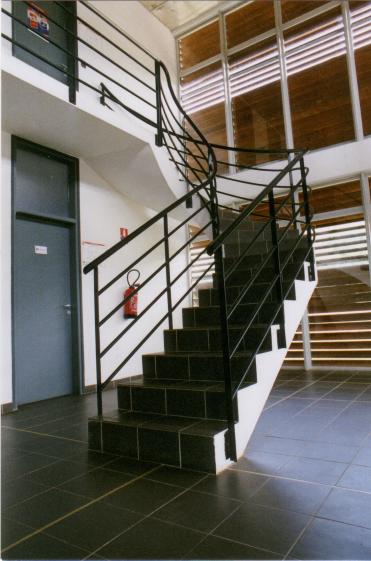 Un des deux escaliers intérieurs
