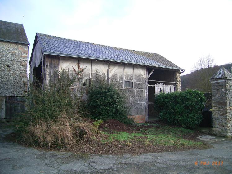 Vue de la remise avant travaux côté cour